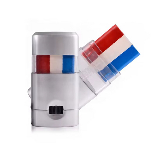 Losse schmink in de kleuren van de Nederlandse vlag – rood, wit en blauw